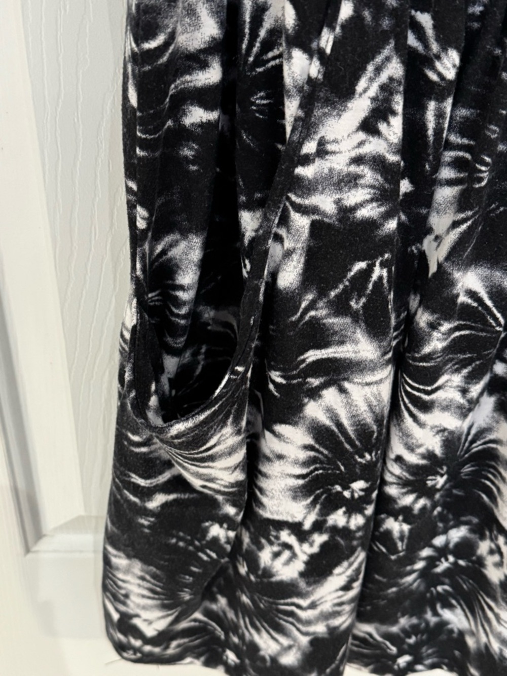 Portocruz Black & White Tie-Dye Dress With Pockets. - Picture 3 of 8